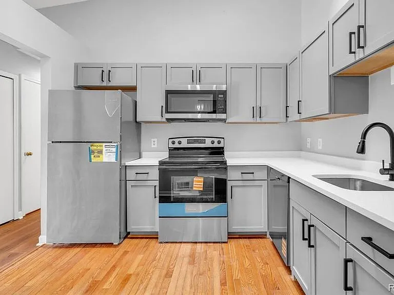1921 Vine Way Dr #35 — Photo 10