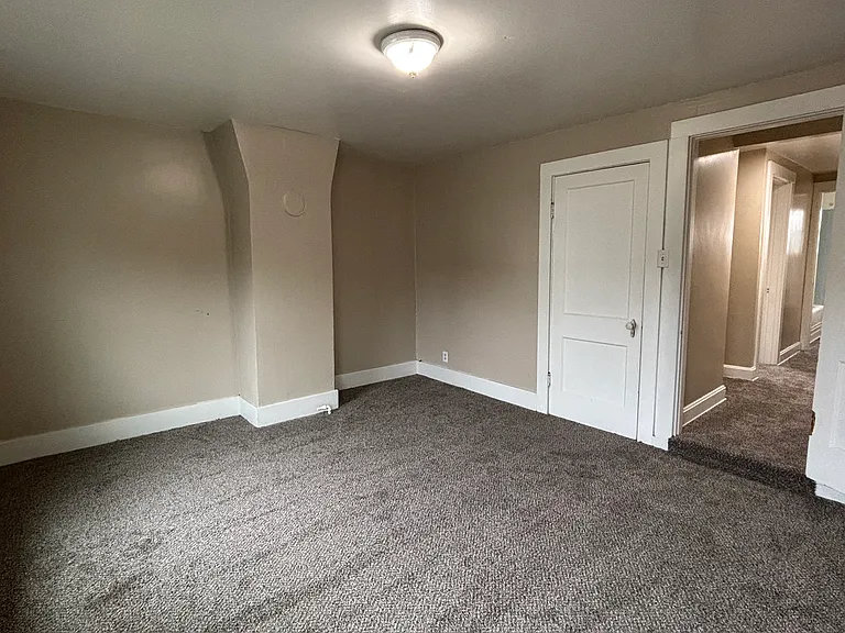904 Park Ave — Photo 4