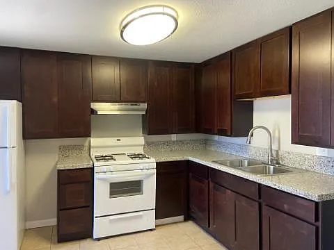 2 bed, 850 sqft, $1,545 — Photo 3