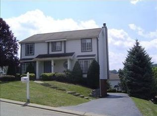 9 Fieldstone Dr, Pittsburgh, PA 15220