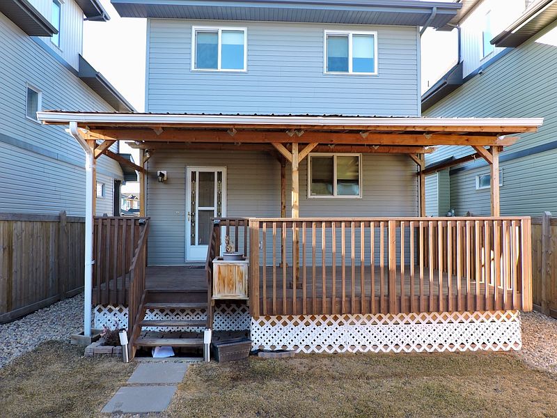 Edmonton House for rent - 4 Bedrooms — photo 2