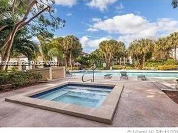 620 S Park Rd #312, Hollywood, FL 33021