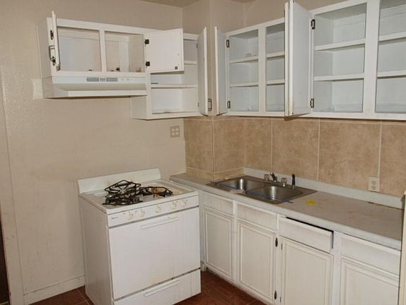 4th image of 3954 Sheridan Ave N
