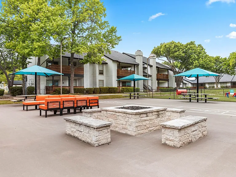 600 Legacy Dr — Photo 16