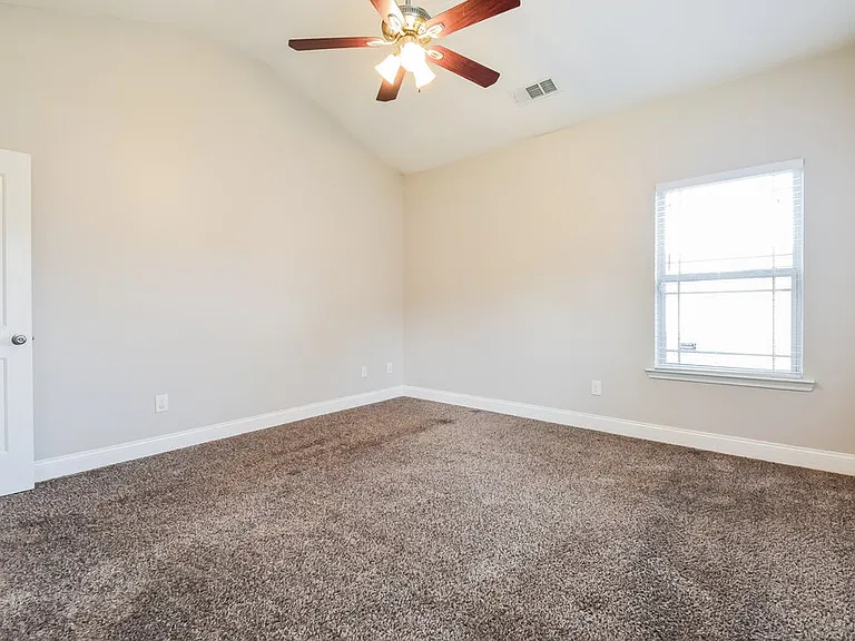 547 Joneus Dr — Photo 11
