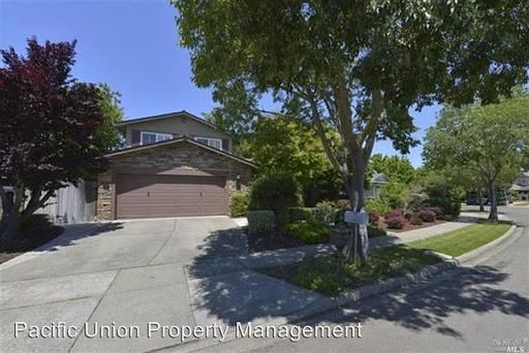 1st image of 1011 Round Hill Cir