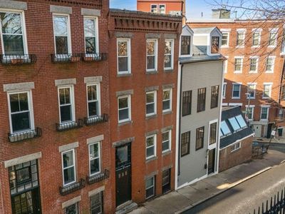 52 Snow Hill St, Boston, MA, 02113