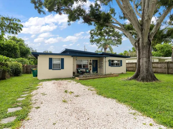 1948 Ridgewood Dr, Clearwater, FL 33763