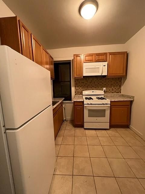 1st image of 308 Valley Brook Ave #21