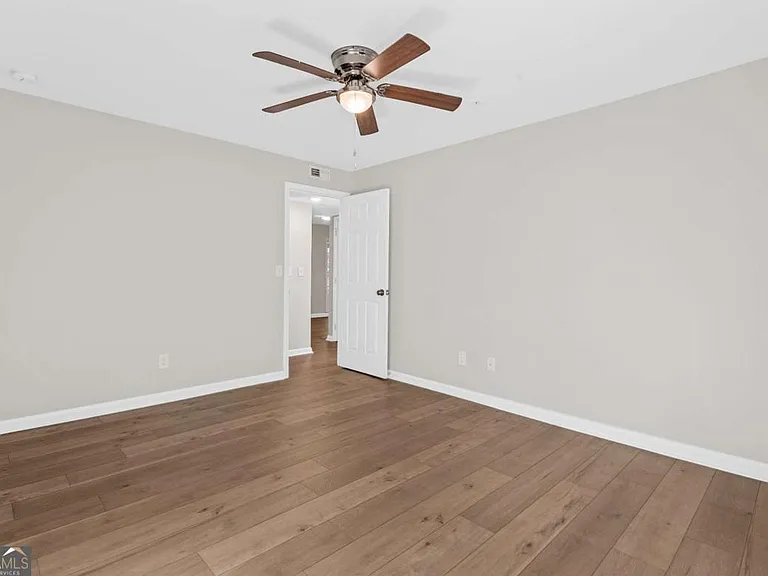 1166 Booth Rd SW #407 — Photo 14