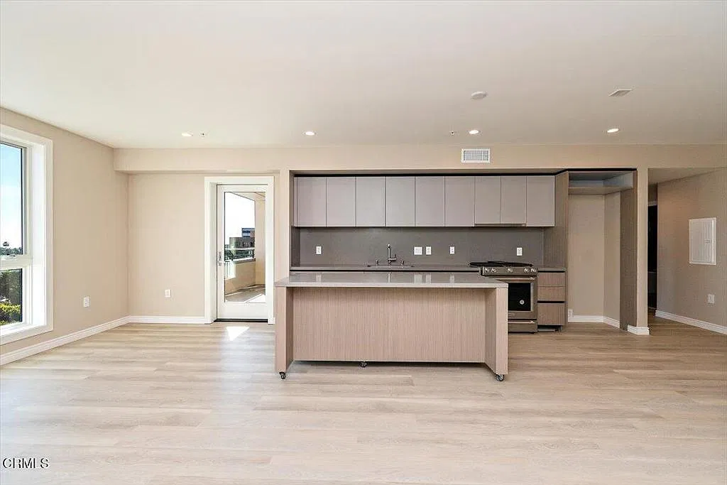 1 bed, 1.0 bath, 1147 sqft, $4,100 — Photo 4
