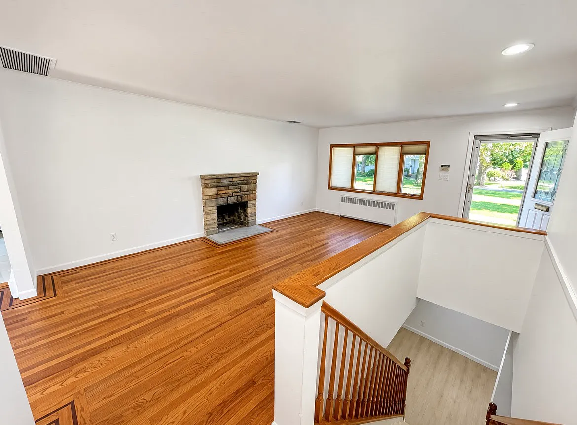 Elderberry Rd, Syosset — Photo 3