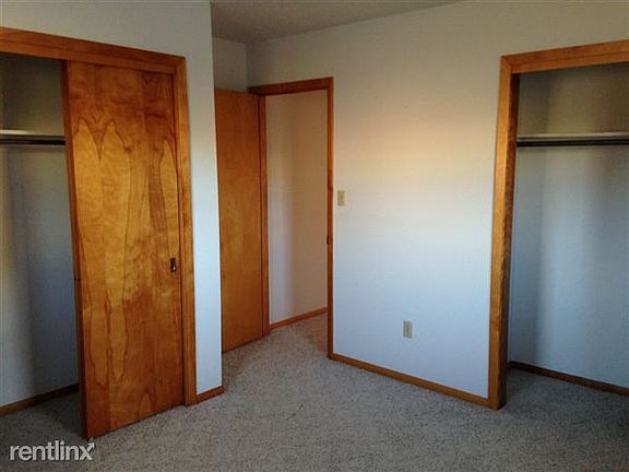 upper level master bedroom