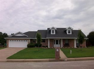 202 Hollister St, Henderson, TX 75654