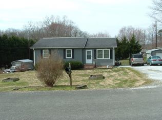 122 E End Dr, Mount Airy, NC 27030