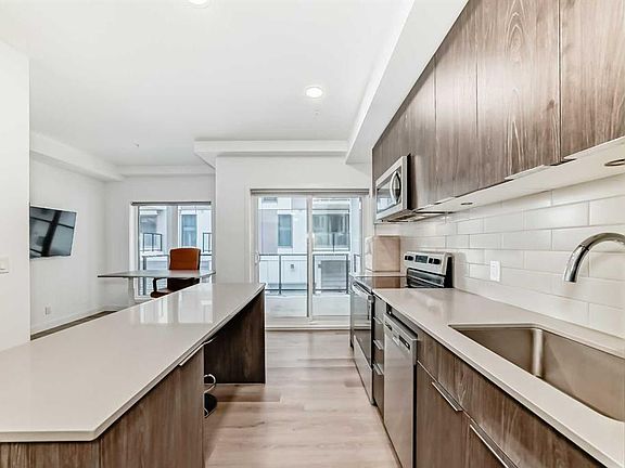 3rd image of 455 E 1st Ave NE #204