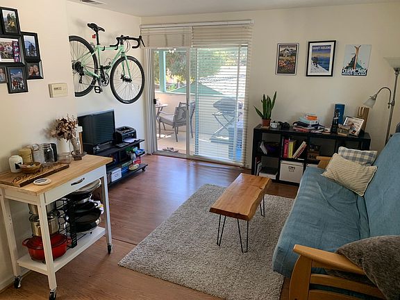 3rd image of 1025 Mallet Ct APT 2