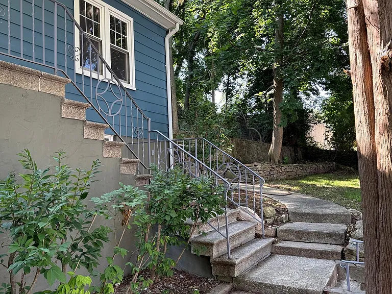 446 Warburton Ave #1 — Photo 13