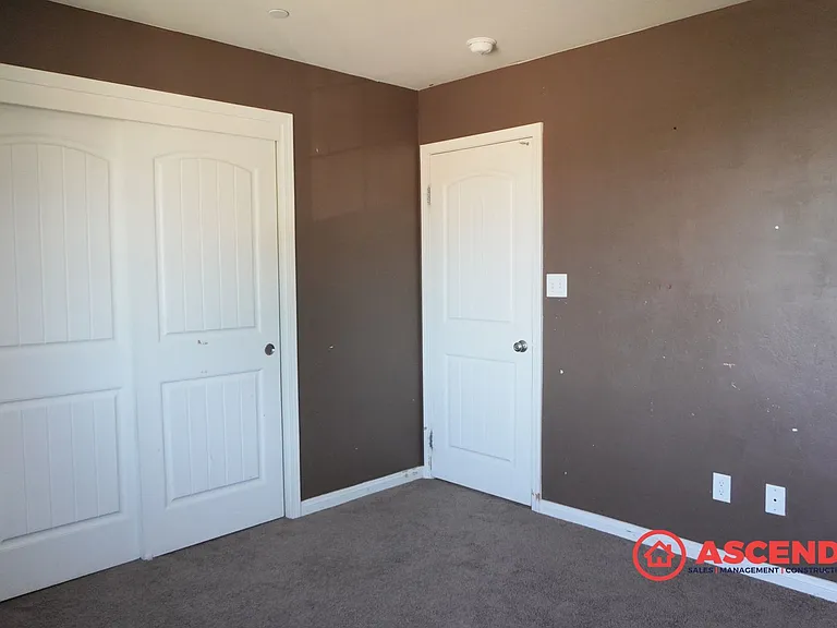 6907 Englefield Dr — Photo 3