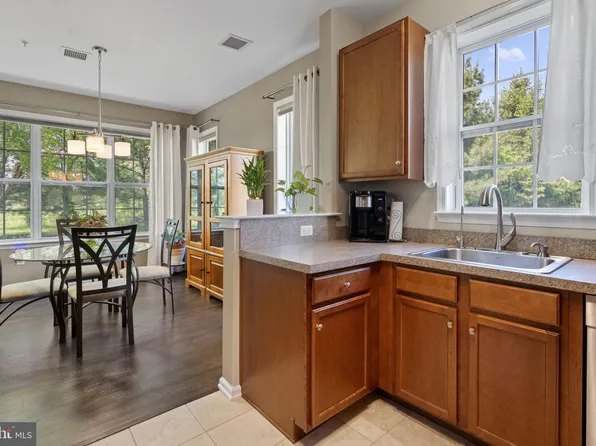 218 Timberlake Dr, Trenton, NJ 08618