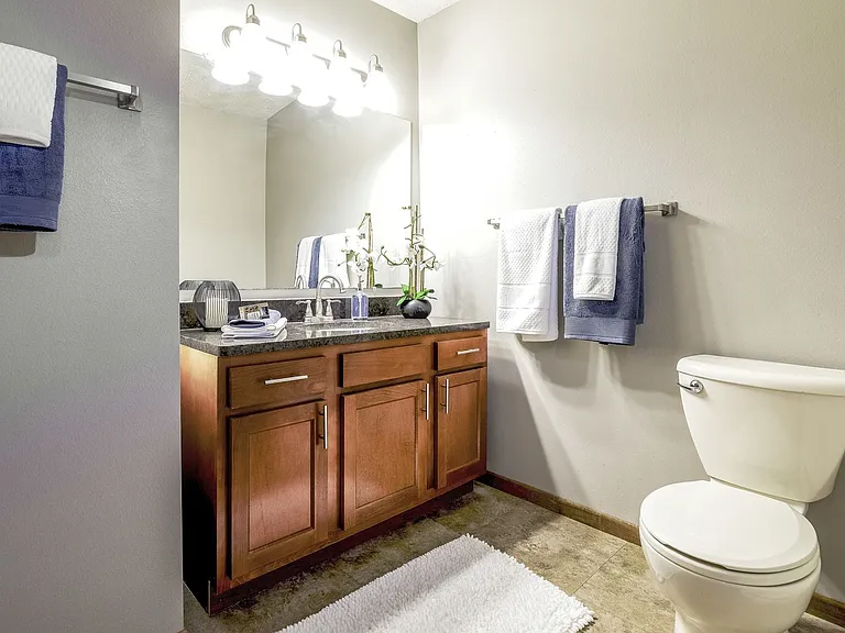 Legacy Pointe Apartments — Photo 32