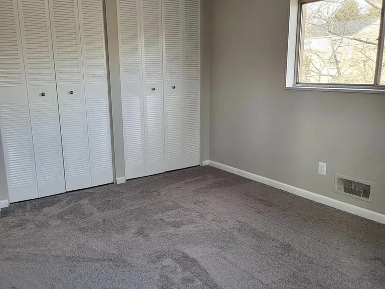 10625 Montrose Ave #201 — Photo 12