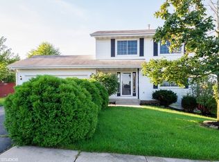 5387 Rockingham Dr, Loves Park, IL 61111