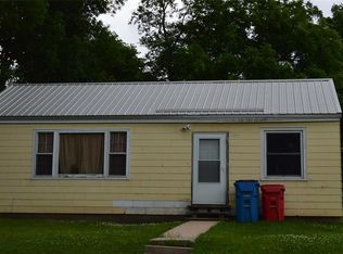103 N Walnut Ave, Garrison, IA 52229