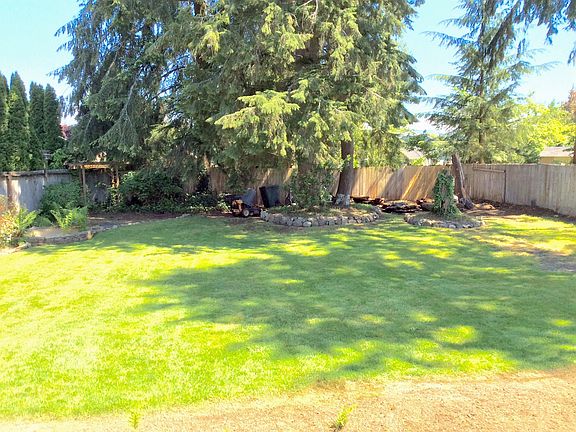 3rd image of 2925 117th Ave NE