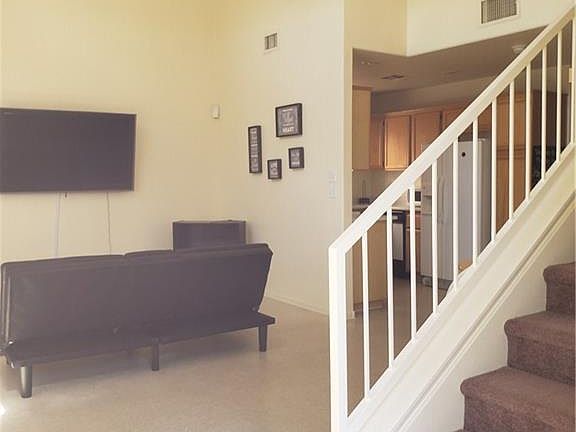 2nd image of 5636 Ness Ave