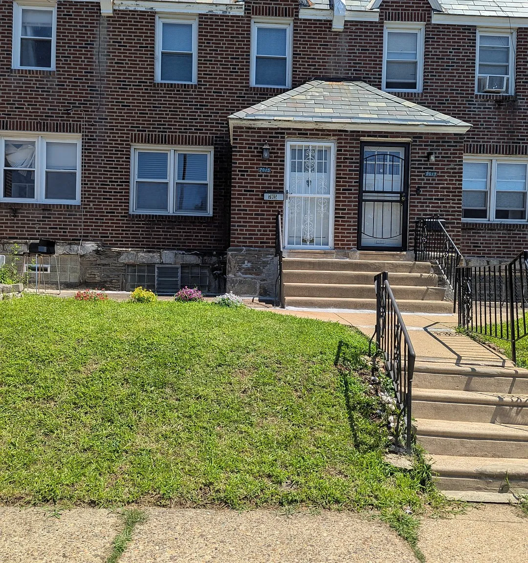 3 bed, 1.5 bath, 1120 sqft, $1,750 — Photo 1