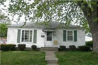 3227 Birchwood Ave SW photo 1