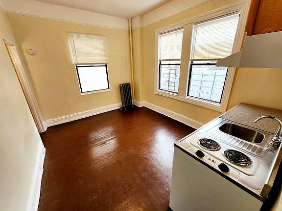3rd image of 54 Wall St #5