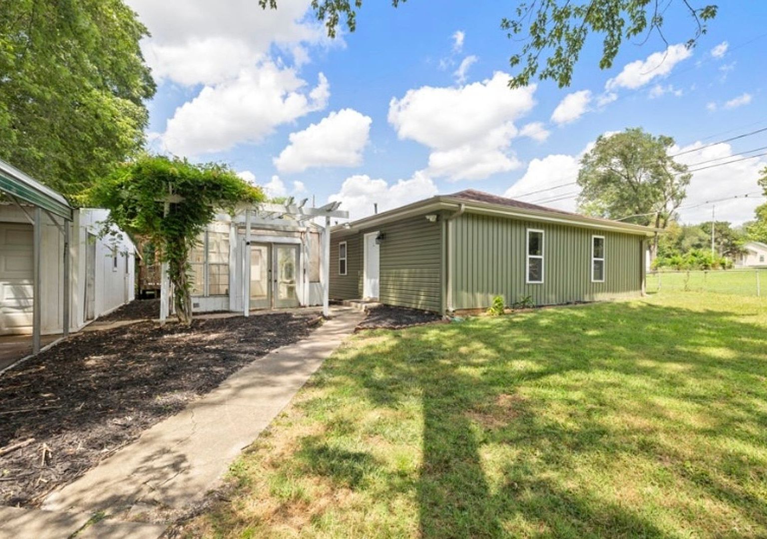 2719 W Madison St, Springfield, MO 65802 | Zillow