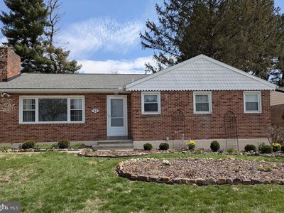 33 Center Dr, Camp Hill, PA, 17011
