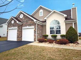 85 Diamond Spring Dr, Monroe Township, NJ 08831