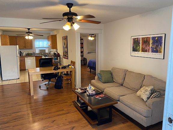 3rd image of 1019 Wilson Dr