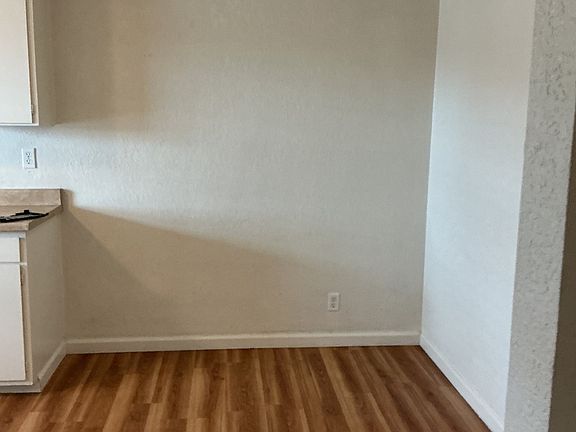 4th image of 2541 NE Stephens St #11549344
