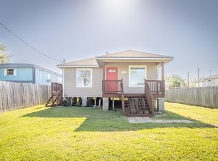 725 10th St, Dickinson, TX 77539