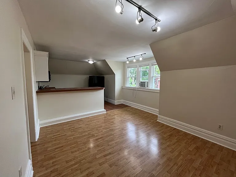 620 Summerlea St #3 — Photo 8