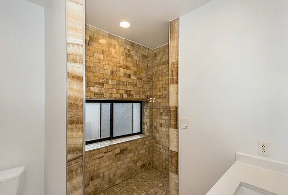 Rented by Keyah Enterprises | media 12