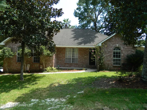 544 Hoaka Ln, Diamondhead, MS 39525