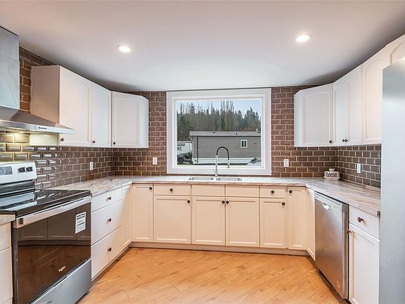 3rd image of 5555 Grandview Rd #31