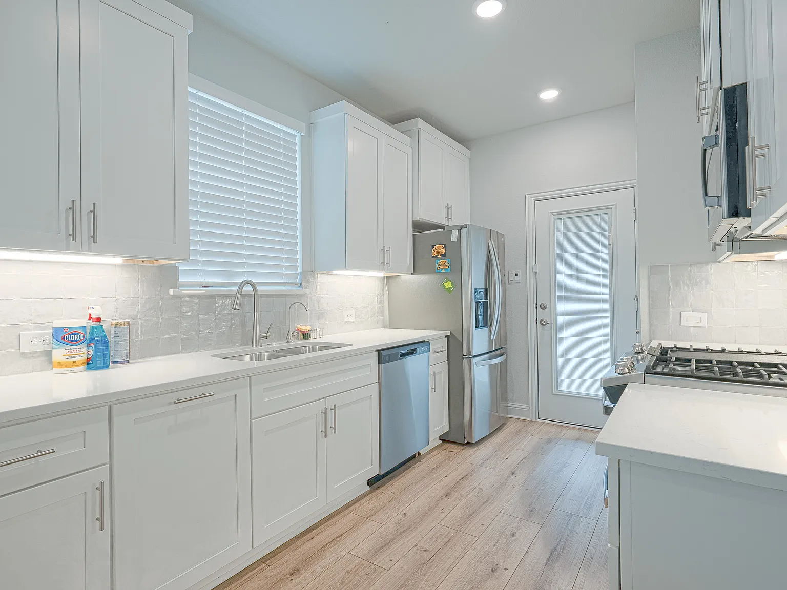 4 bed, 2069 sqft, $3,200 — Photo 4
