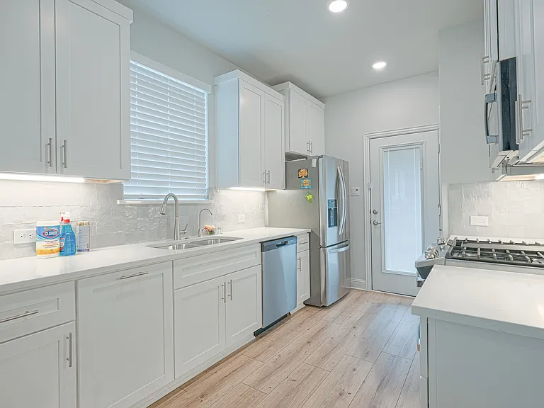 11439 Chepstow Cres — Photo 4