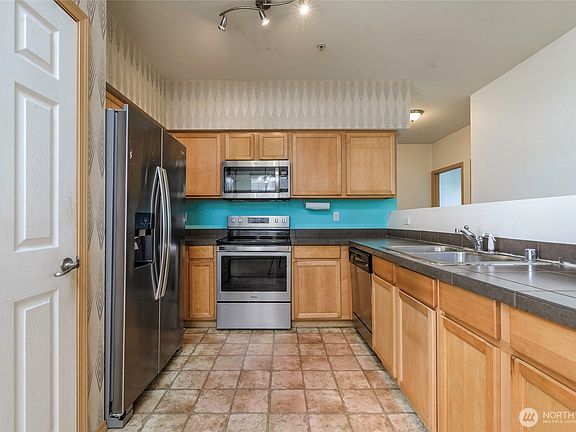5th image of 10109 186th Street E #148