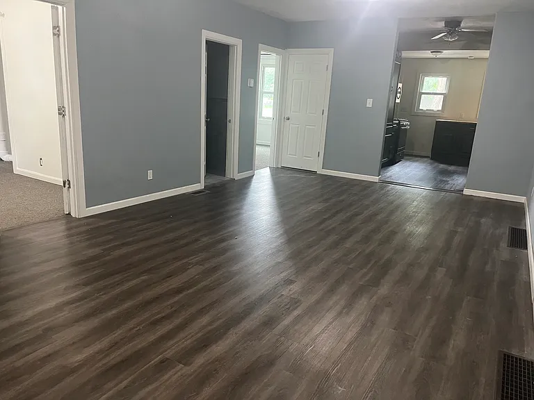 1142 N Minnesota Ave — Photo 9