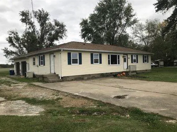 9735 N 200th St, Oblong, IL 62449