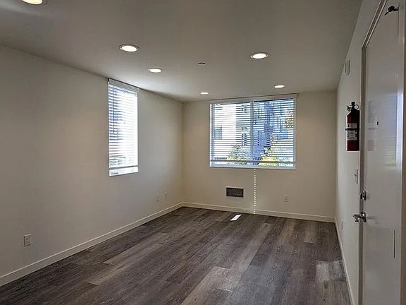 3rd image of 1844 S King St Unit 1