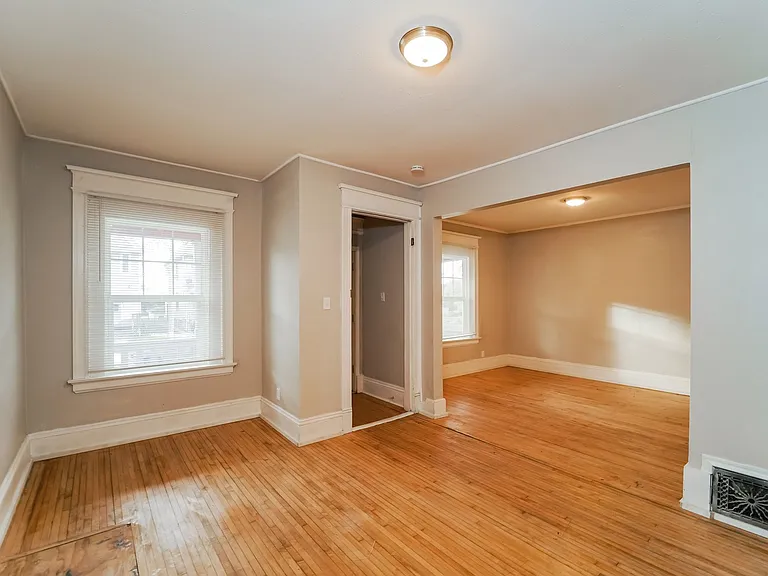 815373_018_living_room_13289702.jpg